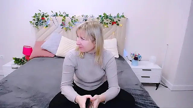 Snapshot of Incredible_Ariela chatting on October 2025 11:11:02 AM Incredible Ariela online show from October 2025 11:11:02 AM