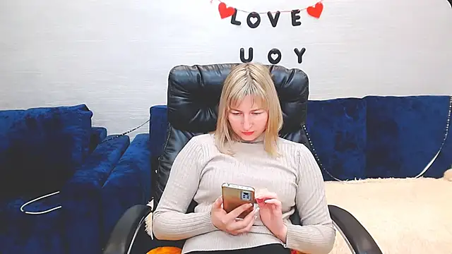 Snapshot of Incredible_Ariela chatting on November 2025 10:38:01 AM Incredible Ariela online show from November 2025 10:38:01 AM