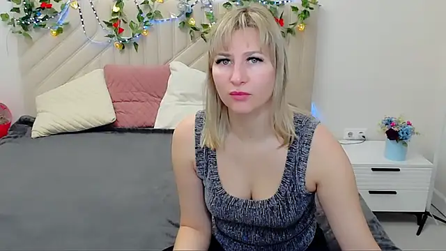 Snapshot of Incredible_Ariela chatting on November 2025 12:16:02 PM Incredible Ariela online show from November 2025 12:16:02 PM