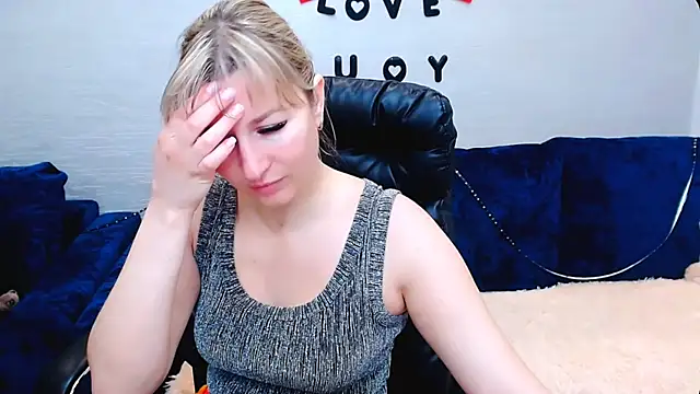 Snapshot of Incredible_Ariela chatting on November 2025 09:30:02 AM Incredible Ariela online show from November 2025 09:30:02 AM