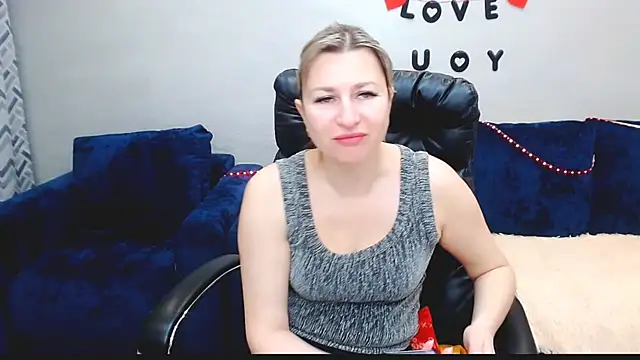 Snapshot of Incredible_Ariela chatting on November 2025 10:41:02 AM Incredible Ariela online show from November 2025 10:41:02 AM