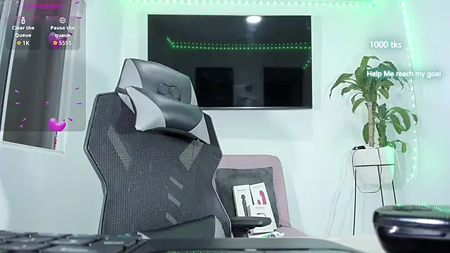 emily palmeer online show from November 2025 10:39:02 AM