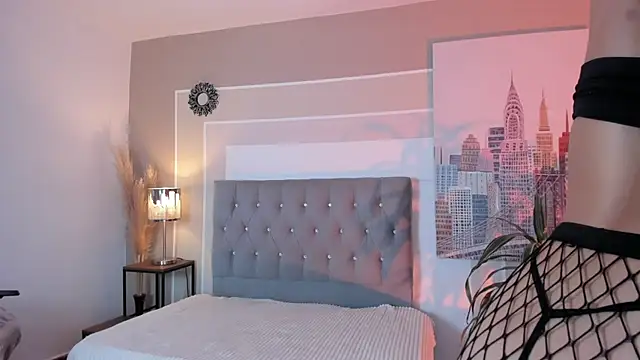 valeriavibes online show from December 2024 07:15:02 PM