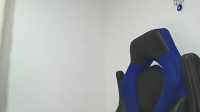 Snapshot of melissa_bakerr chatting on February 2025 06:30:01 AM melissa bakerr online show from February 2025 06:30:01 AM