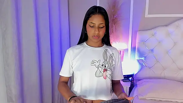 evelyn evony online show from December 2024 06:22:02 AM