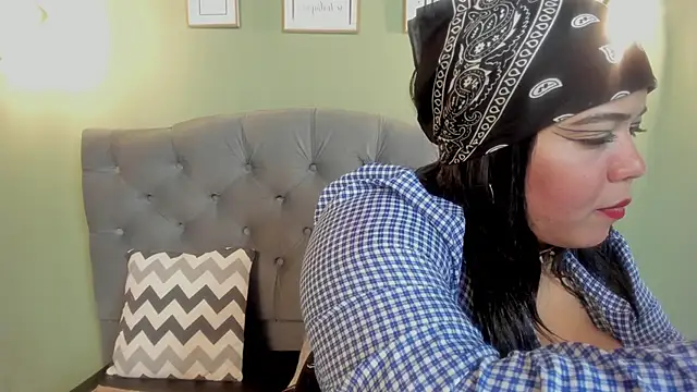 Snapshot of KRYSTENMOON chatting on January 2025 03:11:02 AM KRYSTENMOON online show from January 2025 03:11:02 AM