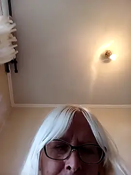 Rousmk1 online show from December 2024 08:00:02 PM