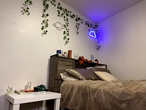 Kittyymaze1 online show from October 2025 01:11:02 PM