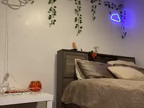 Kittyymaze1 online show from November 2025 12:39:02 PM