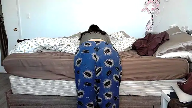 Kittyymaze1 online show from April 2026 12:29:02 PM