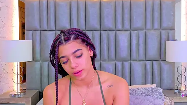 Snapshot of TiaraRosse chatting on June 2026 05:15:01 PM TiaraRosse online show from June 2026 05:15:01 PM