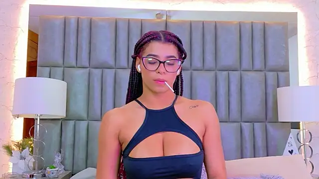 Snapshot of TiaraRosse chatting on June 2026 04:10:01 PM TiaraRosse online show from June 2026 04:10:01 PM
