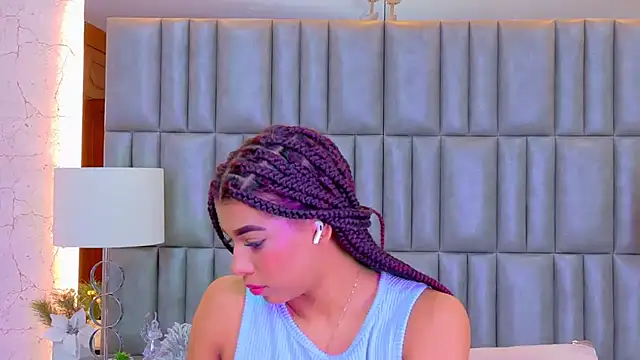 Snapshot of TiaraRosse chatting on June 2026 01:48:01 PM TiaraRosse online show from June 2026 01:48:01 PM