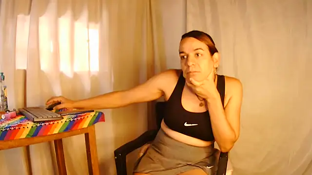 Oh Tique online show from February 2025 05:58:02 PM