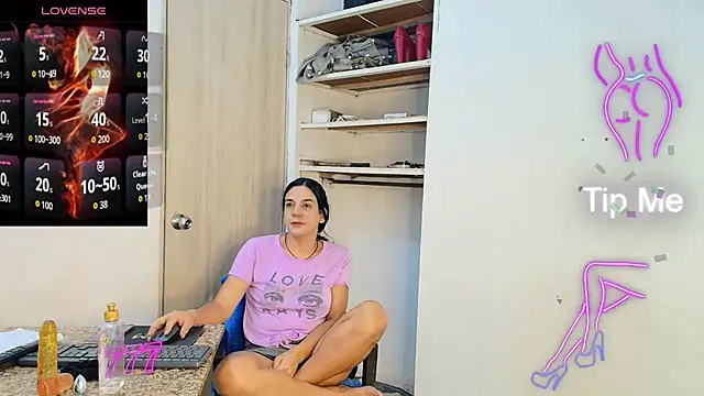 Oh Tique online show from July 2026 03:23:01 AM