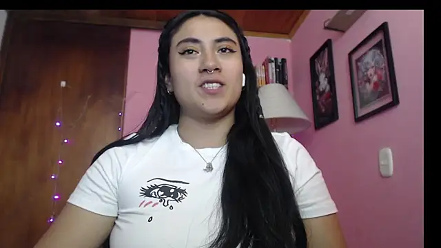 Snapshot of bunnyemilyrose36 chatting on December 2024 06:05:01 PM bunnyemilyrose36 online show from December 2024 06:05:01 PM