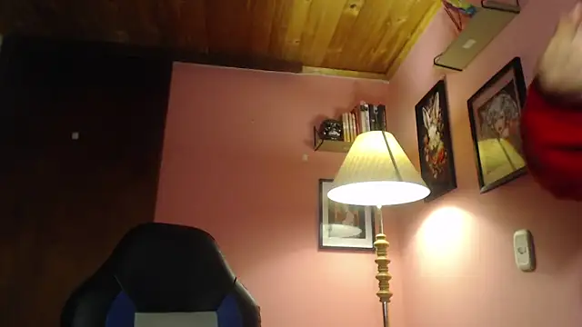 Snapshot of bunnyemilyrose36 chatting on February 2025 08:06:01 AM bunnyemilyrose36 online show from February 2025 08:06:01 AM