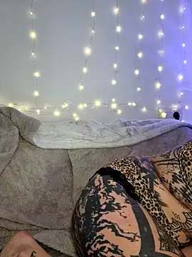 lizzardqueeen online show from February 2026 03:57:02 AM