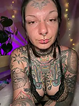 lizzardqueeen online show from March 2026 01:38:01 AM