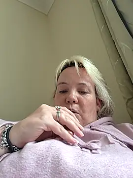 Bigbustedcurvylady online show from May 2026 04:57:01 PM