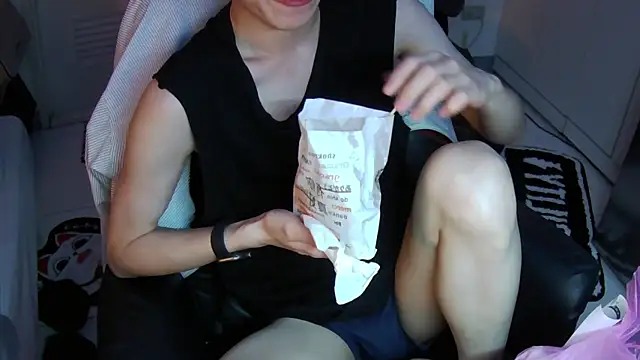 Ray175oo online show from April 2026 05:52:01 PM