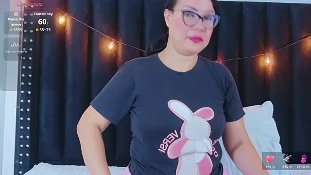 hotlatinateacher online show from October 2025 11:53:02 AM