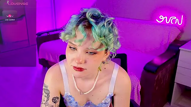 Snapshot of School_Love chatting on January 2025 04:18:01 PM School Love online show from January 2025 04:18:01 PM