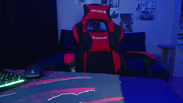 Fluffy Tiffy online show from November 2025 12:24:01 AM