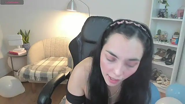  BellaEvans  online show from April 2026 06:19:01 AM