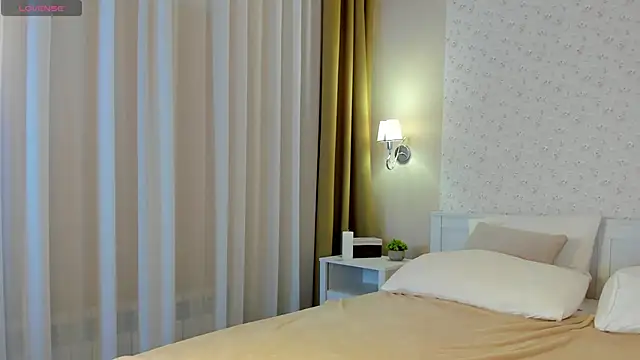 Anna Robinson online show from February 2025 05:24:02 AM