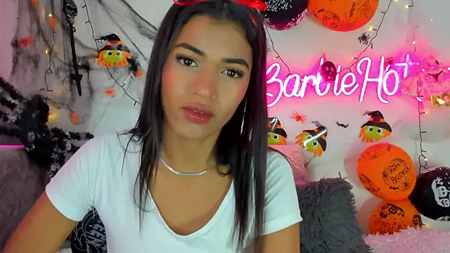 BarbieHotLaura online show from October 2025 03:45:02 PM