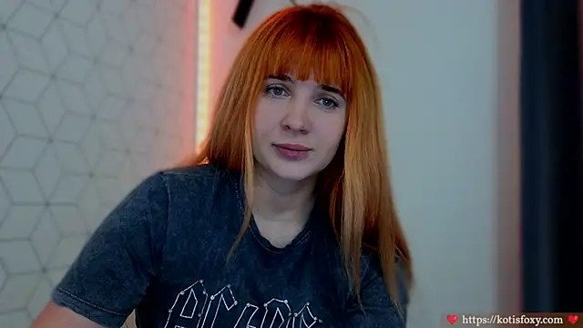 Kotis Foxy online show from May 2026 11:02:02 PM