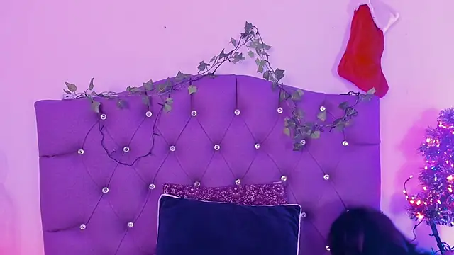 Nyx nayla online show from December 2024 07:18:02 PM