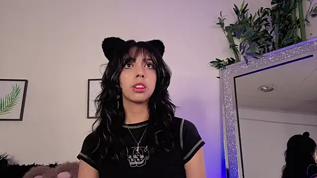 Nyx nayla online show from October 2025 06:43:01 AM