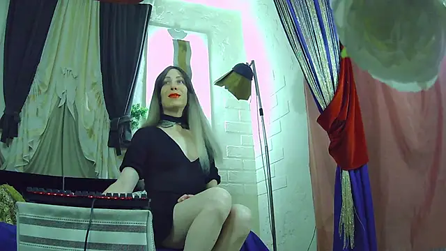 Snapshot of Mary_Loon chatting on November 2025 04:18:01 PM Mary Loon online show from November 2025 04:18:01 PM