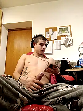 BigDickEnrg7195 online show from February 2025 10:25:01 PM