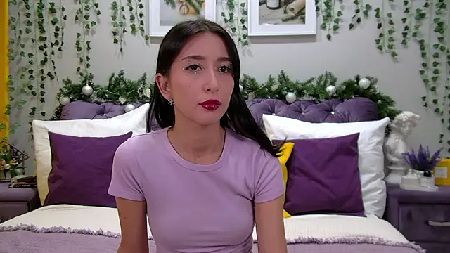 Snapshot of NicoleLimp chatting on December 2024 02:43:02 AM NicoleLimp online show from December 2024 02:43:02 AM