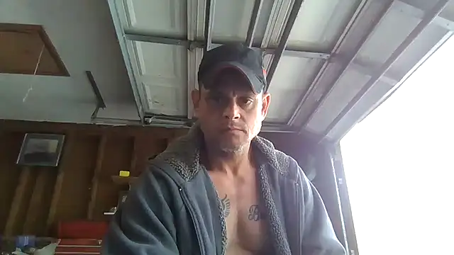 Snapshot of Buffshagswell chatting on February 2025 05:21:01 PM Buffshagswell online show from February 2025 05:21:01 PM