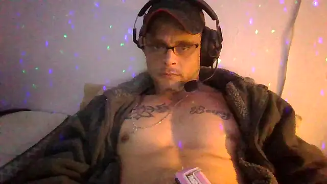 Snapshot of Buffshagswell chatting on February 2025 08:58:02 PM Buffshagswell online show from February 2025 08:58:02 PM