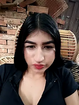 Julix A online show from December 2025 01:07:01 PM