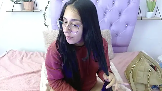 Freyja 01 online show from September 2025 09:50:01 PM