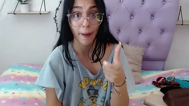 Freyja 01 online show from December 2025 10:30:02 PM