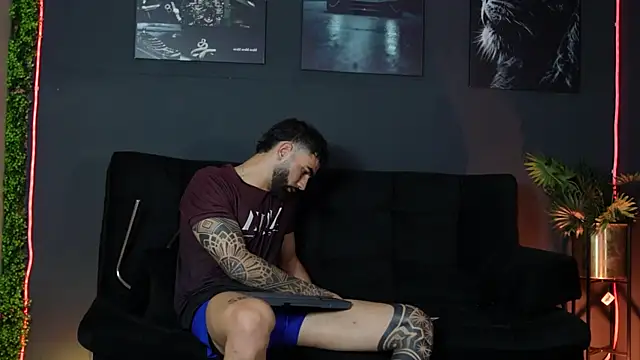 Austin bolt online show from December 2025 02:41:02 AM