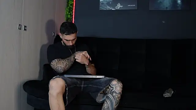 Austin bolt online show from January 2026 03:01:02 AM