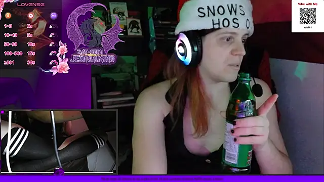 Snapshot of Rae-Suon chatting on December 2024 05:45:02 AM Rae-Suon online show from December 2024 05:45:02 AM