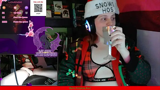 Snapshot of Rae-Suon chatting on December 2024 03:08:01 AM Rae-Suon online show from December 2024 03:08:01 AM