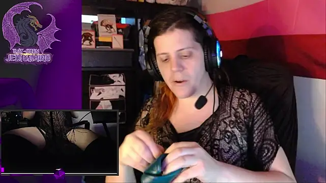 Snapshot of Rae-Suon chatting on January 2025 10:09:01 PM Rae-Suon online show from January 2025 10:09:01 PM