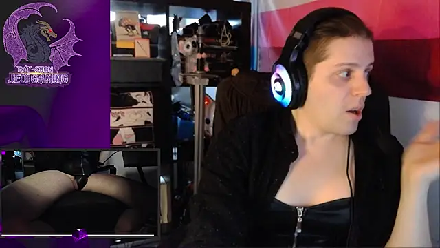 Snapshot of Rae-Suon chatting on January 2025 07:00:02 PM Rae-Suon online show from January 2025 07:00:02 PM