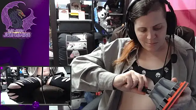 Snapshot of Rae-Suon chatting on January 2025 07:46:01 PM Rae-Suon online show from January 2025 07:46:01 PM