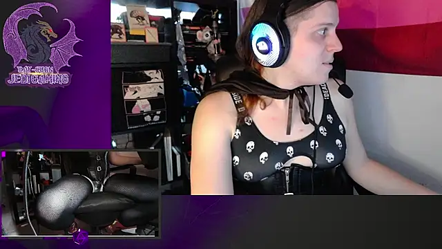 Snapshot of Rae-Suon chatting on January 2025 06:56:02 PM Rae-Suon online show from January 2025 06:56:02 PM